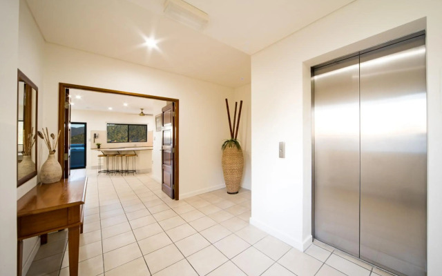 Portside Whitsunday Hotel