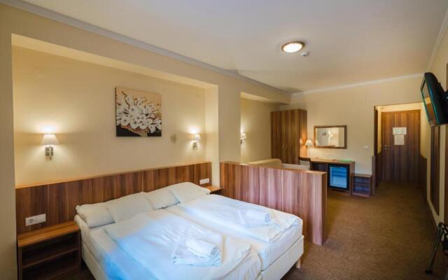 Balaton Colors Beach Hotel