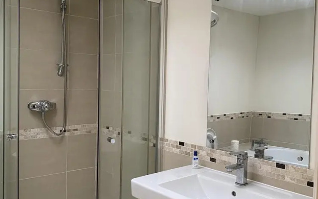 Suitely Berkeley Apartments