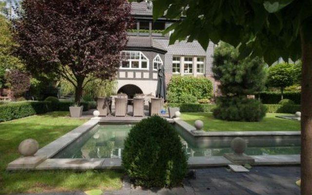 Luxury Garden Villa with SPA