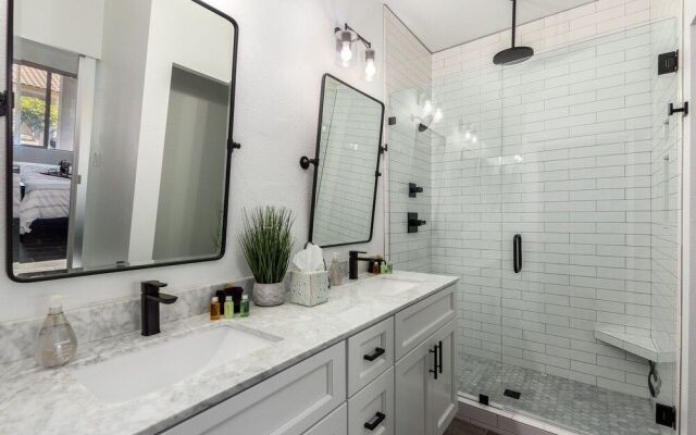 Merlot Gilbert 3 Bedroom Home by RedAwning