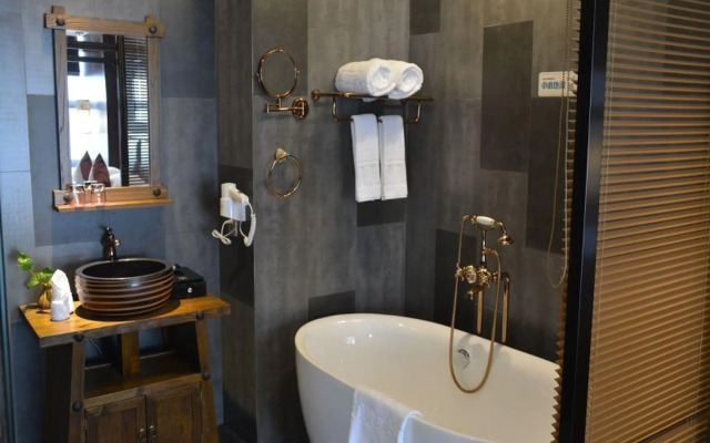 GreenTree Eastern Changzhou Liyang CityTianmu Lake Four Seasons Hotel