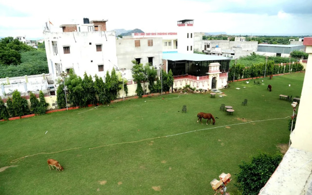 OYO 9141 Hotel Roshan Haveli