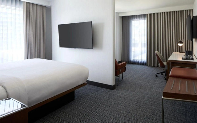 Courtyard Montreal Laval