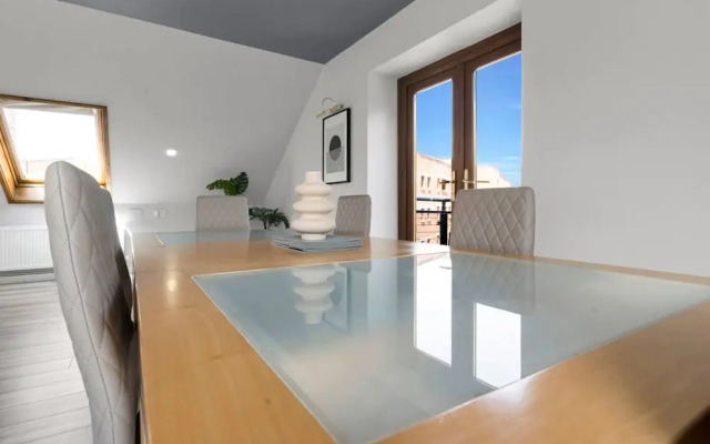 Luxury Penthouse Suite - Swansea Central - Beach