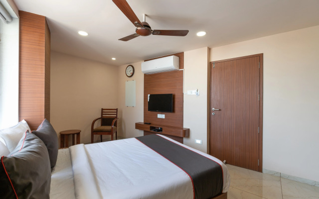 Hotel Simran Raghuveer Para by OYO Rooms