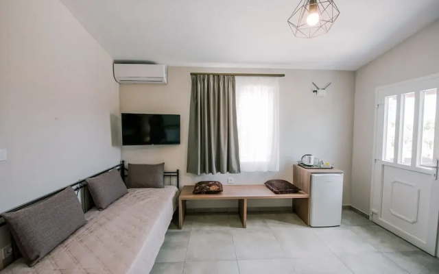Acrocorinth Apartments