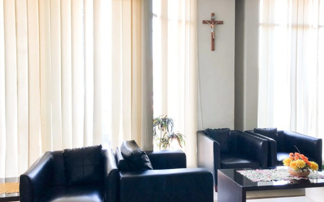 RedDoorz near Pantai Pede