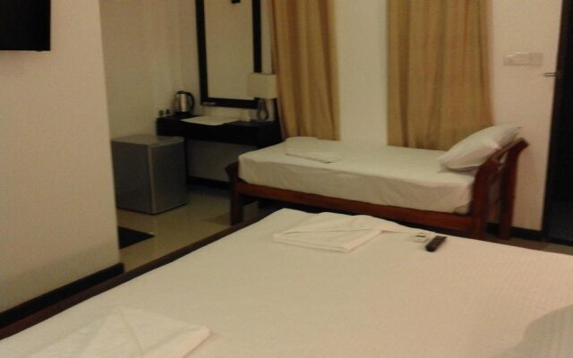 Hotel Pyramide Inn