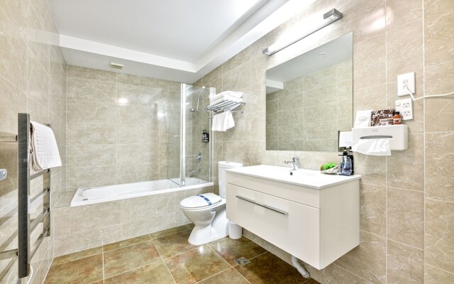 Quality Suites Alexander Inn