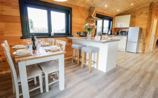 Bryn Eiddon Log Cabin
