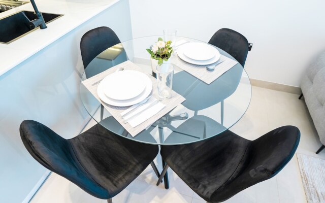 HomesGetaway Cozy 1BR in Binghatti Canal