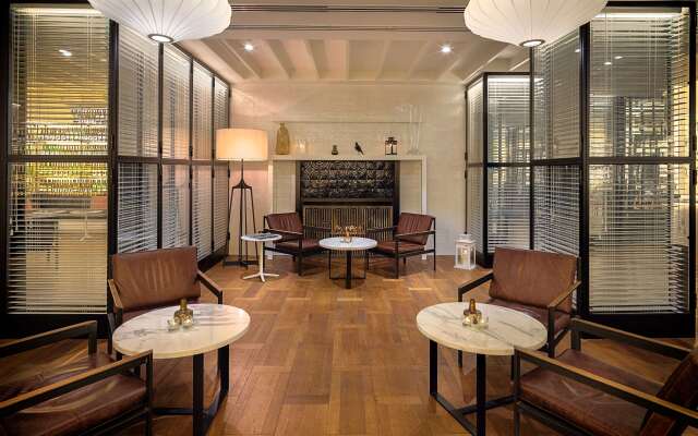 H10 Universitat Hotel