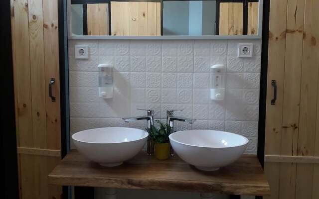 Eco Hostel DROVA