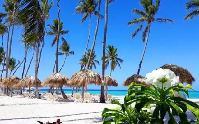 Beach Villas & Apartments Larimar