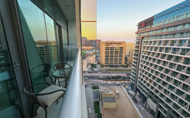 Infinity Pool and Beachfront Apartments - Seven Palm