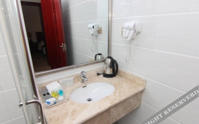 Donghu Hotel