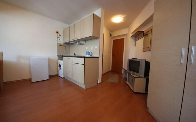 Menada Apartments in Rainbow 1 Complex