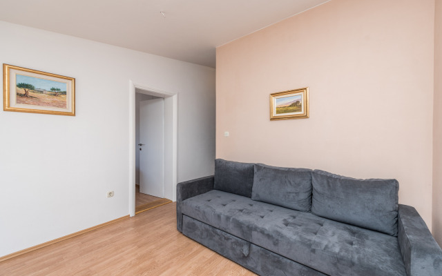 Apartment Antonia 220m From the Beach