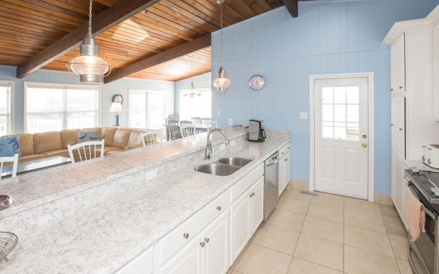 Hebb Tide - 5 Br Home