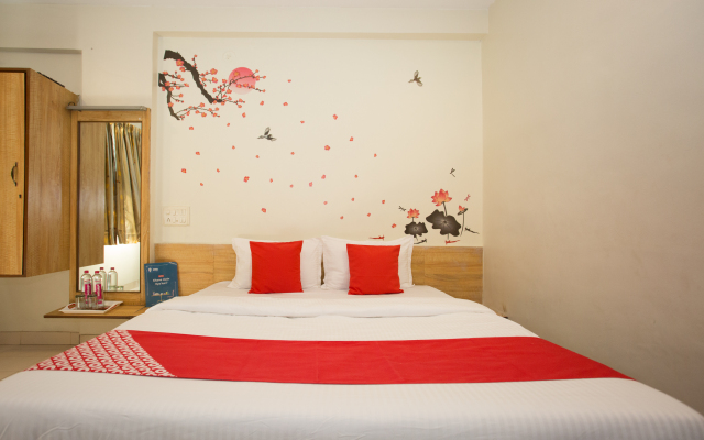 OYO 11601 Hotel Karishma