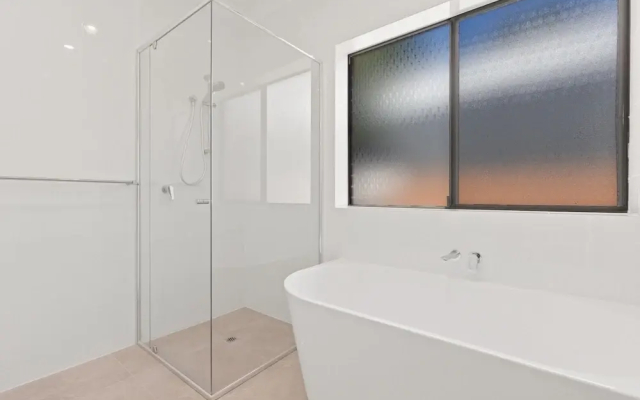 Quiet 2-bed Retreat With Private Courtyard