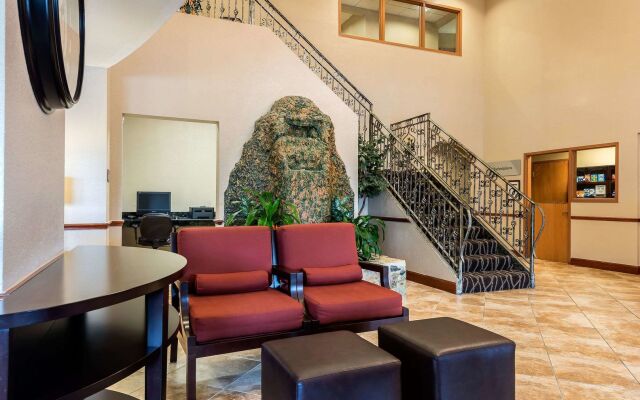 Comfort Suites Tampa Airport North