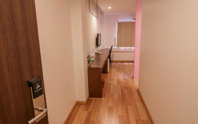 Nida Rooms Saladaeng 130 Silom Walk