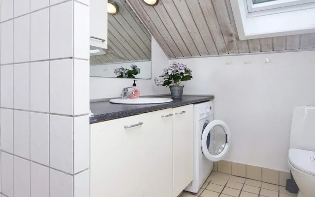 8 Person Holiday Home in Oksbol
