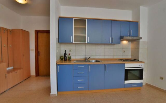 Apartment Sani Karlobag 17049