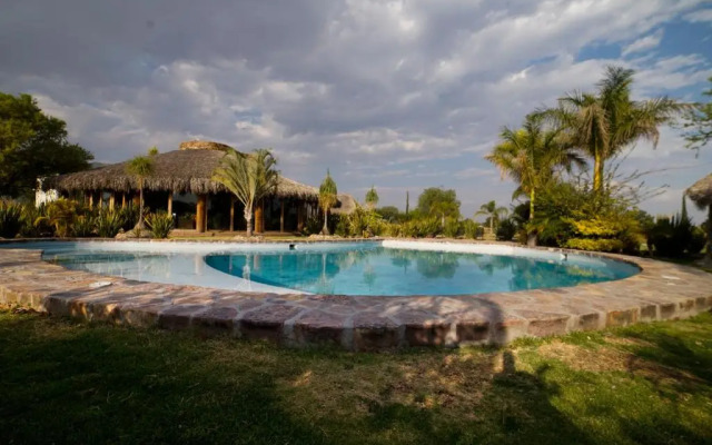 Hotel y Villas Los Pirules By Rotamundos