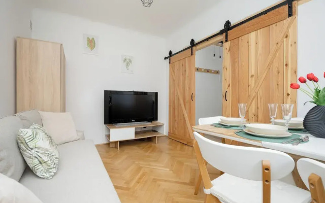 Apartment Near the Old Town by Renters