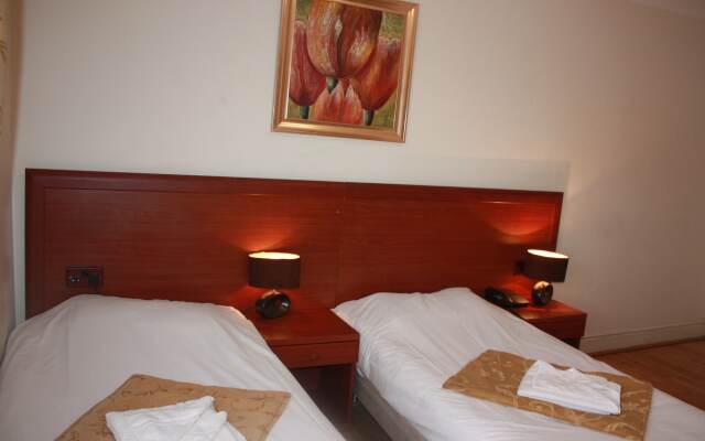 Corner House Hotel