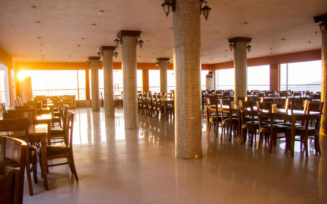 Al Anbat Hotel & Restaurant