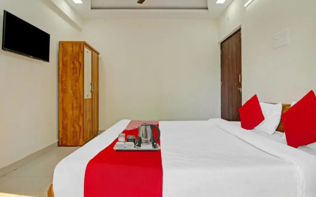 Oyo Flagship 93292 Hotel White House