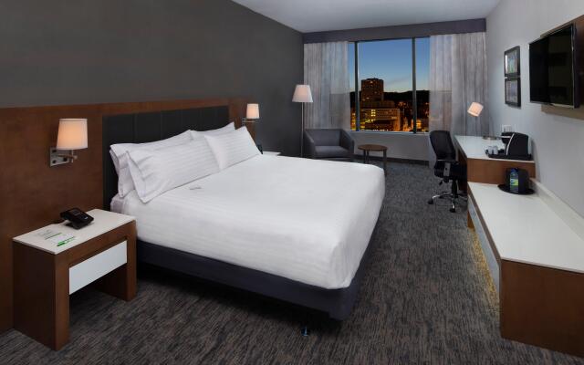 Holiday Inn Hotel & Suites Montreal Centre-ville Ouest, an IHG Hotel