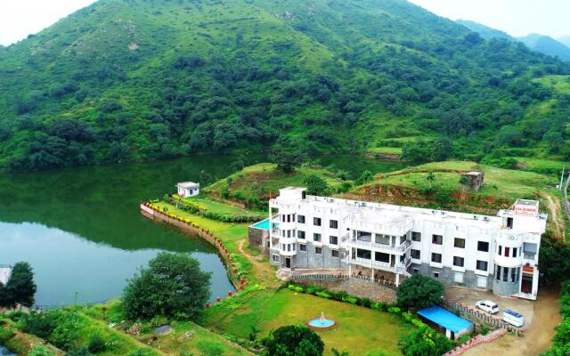 Rang Bhawan Inn- A Lake View Hotel