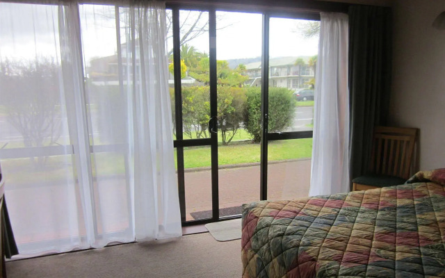 Ace Motor Lodge