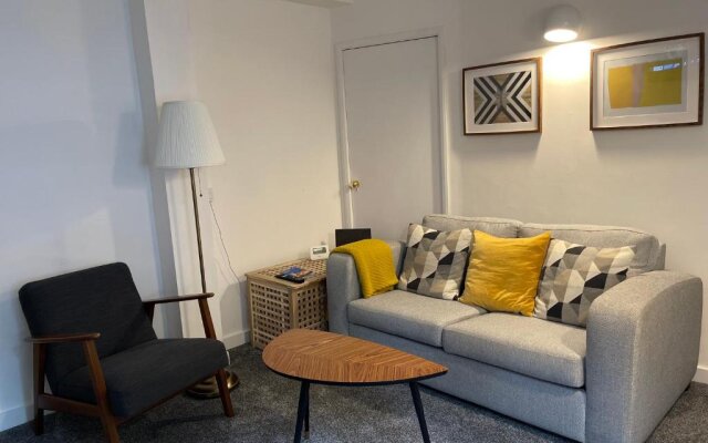 Canterbury 2 bed Holiday Home Sleeps 6 City Centre FREE Parking