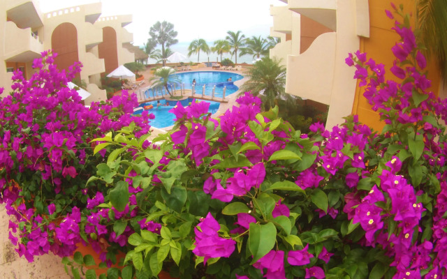 Star Bay Suites Resort