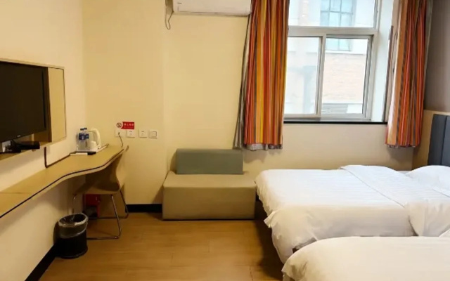 Super 8 Preferred Hotel (Beijing Qinghe Xiaoyingqiao Subway Station)