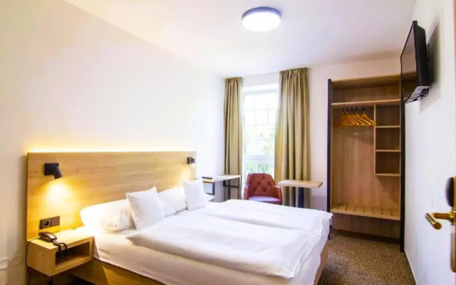 Hotel Avion