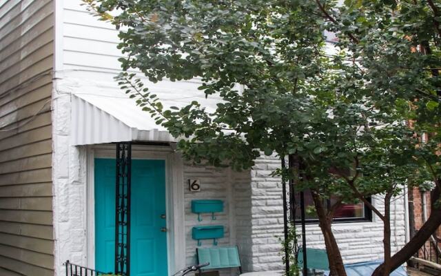Row Home in the Heart of Toronto