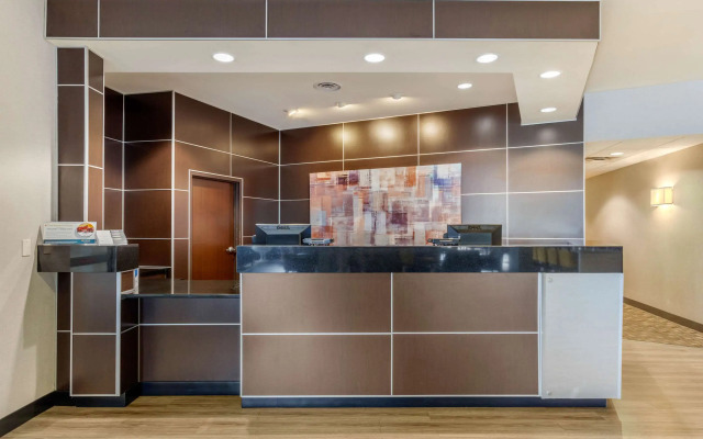 Cambria Hotel Denver International Airport