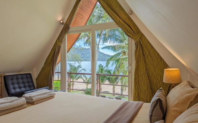 Beachfront 5-bedroom - by KohChangVillas