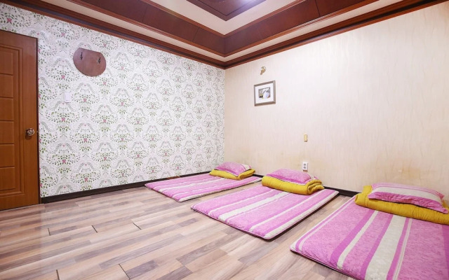 Nonsan Titanic Motel