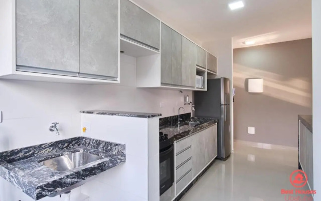 BH15: Apto charmoso com piscina e churrasqueira