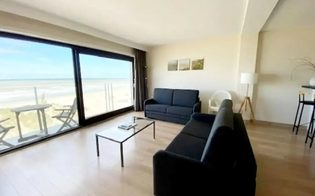 Couple Stay Near Beaches