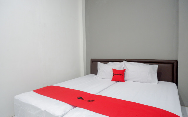 RedDoorz near Universitas PGRI Semarang