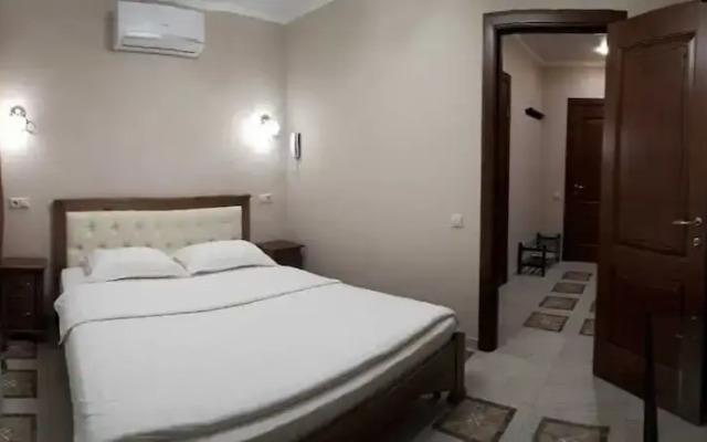 Hotel Day and Night on Michurinskiy